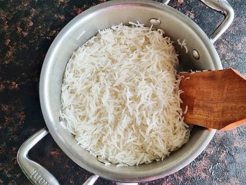 طرز پخت برنج کهنه | روش صحیح پخت برنج قدیمی برای قد کشیدن و خوشعطر شدن 22 طرز پخت برنج کهنه