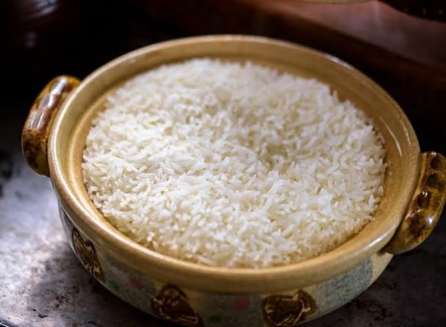 طرز پخت برنج کهنه | روش صحیح پخت برنج قدیمی برای قد کشیدن و خوشعطر شدن 25 طرز پخت برنج کهنه